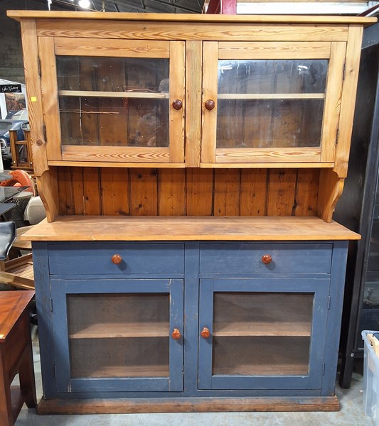 Lot 215 - HUTCH CABINET