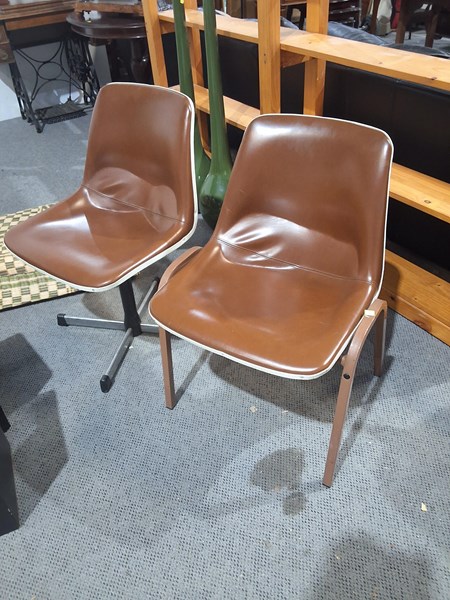 Lot 372 - CHAIRS