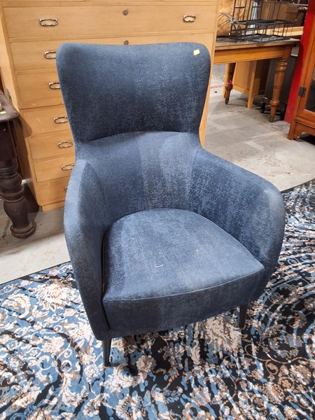 Lot 537 - ARMCHAIR