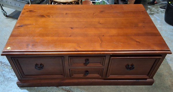 Lot 405 - COFFEE TABLE