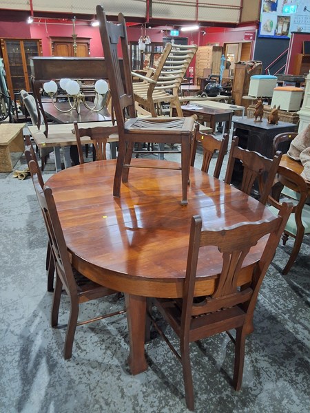 Lot 180 - DINING SUITE