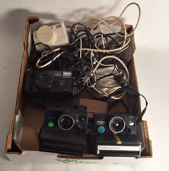 Lot 1275 - VINTAGE CAMERAS