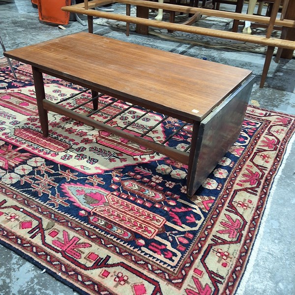Lot 206 - COFFEE TABLE