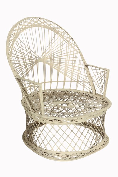 Lot 10 - OUTDOOR LOUNGE CHAIR