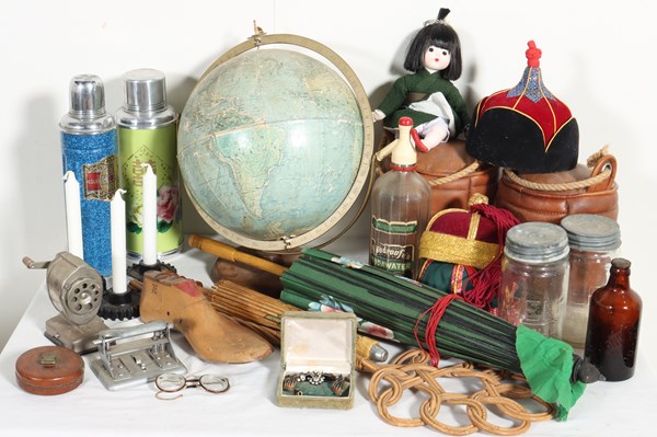 Lot 1390 - EXOTIC HOMEWARES & COLLECTABLES