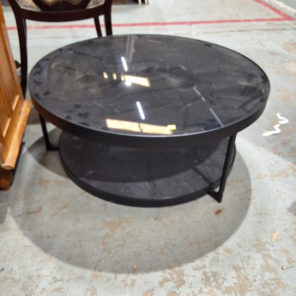 Lot 414 - COFFEE TABLE