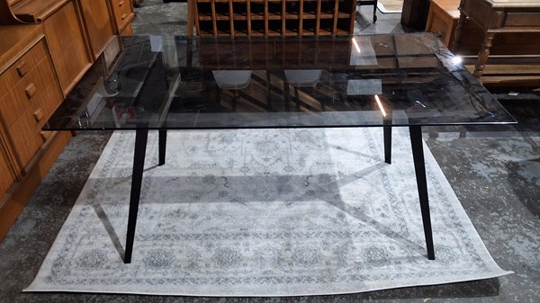 Lot 147 - DINING TABLE