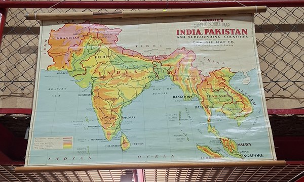 Lot 553 - SCHOOL MAP