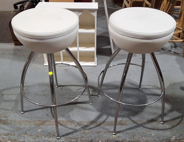 Lot 409 - BAR STOOLS