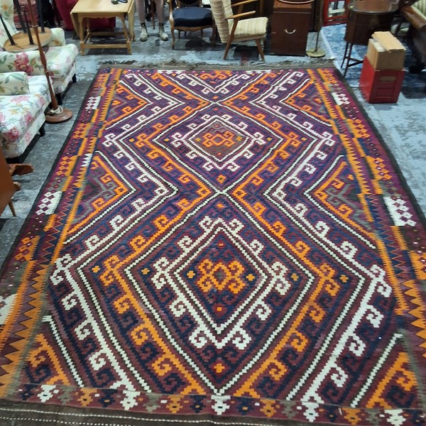 Lot 79 - RUG