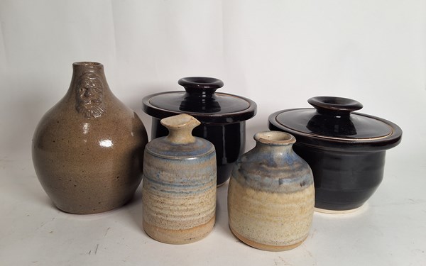 Lot 1521 - STUDIO POTTERY