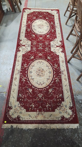 Lot 260 - RUG