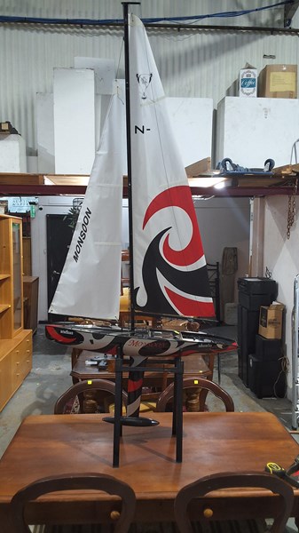 Lot 164 - POND YACHT