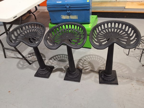 Lot 202 - TRIO OF STOOLS