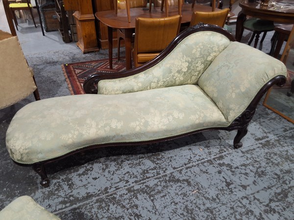 Lot 175 - CHAISE LOUNGE