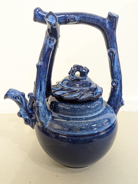 Lot 1185 - GIANT TEAPOT