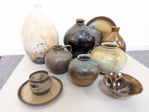 Lot 1486 - EARTHENWARE POTTERY