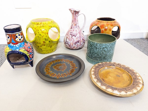 Lot 1369 - POTTERY COLLECTION