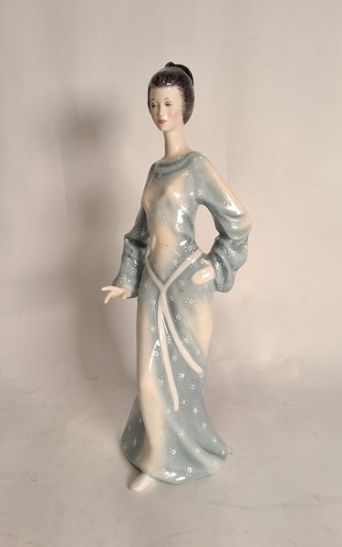 Lot 1203 - ROYAL DOULTON FIGURE