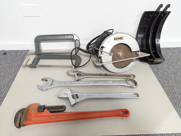 Lot 554 - TOOLS
