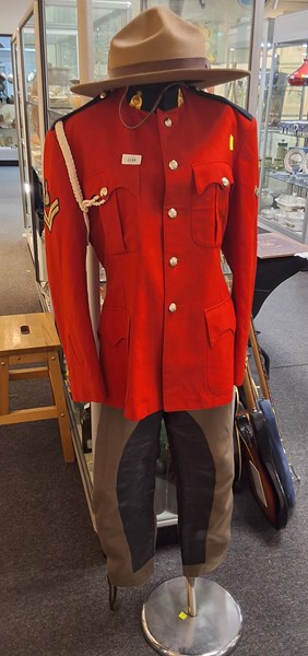Lot 1160 - UNIFORM