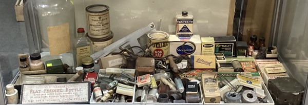 Lot 1524 - PACKAGING