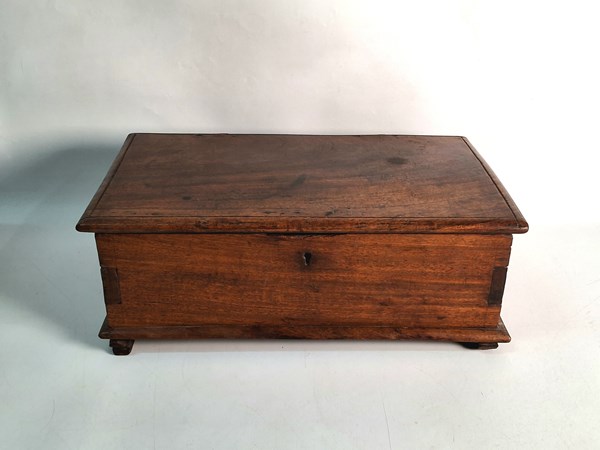 Lot 1339 - MAHOGANY BOX
