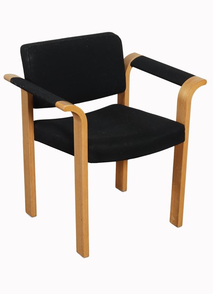 Lot 30 - MODEL 61 CONFERENCE ARMCHAIR