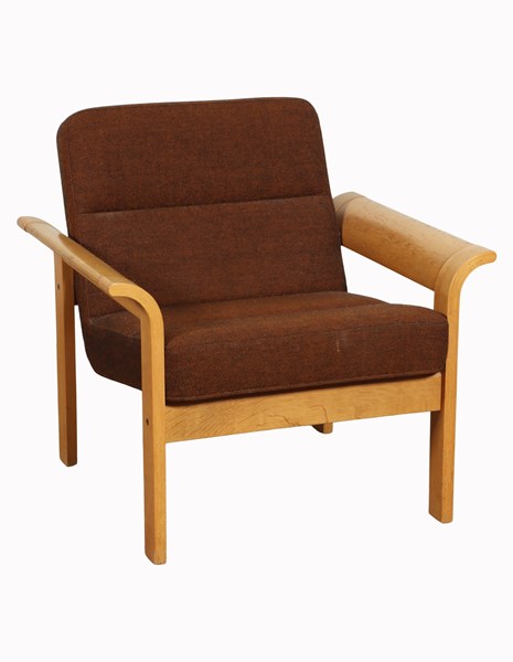 Lot 22 - BOTIUM LOUNGE CHAIR