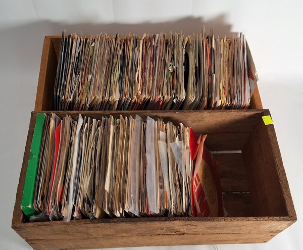 Lot 1278 - VINYL 45s