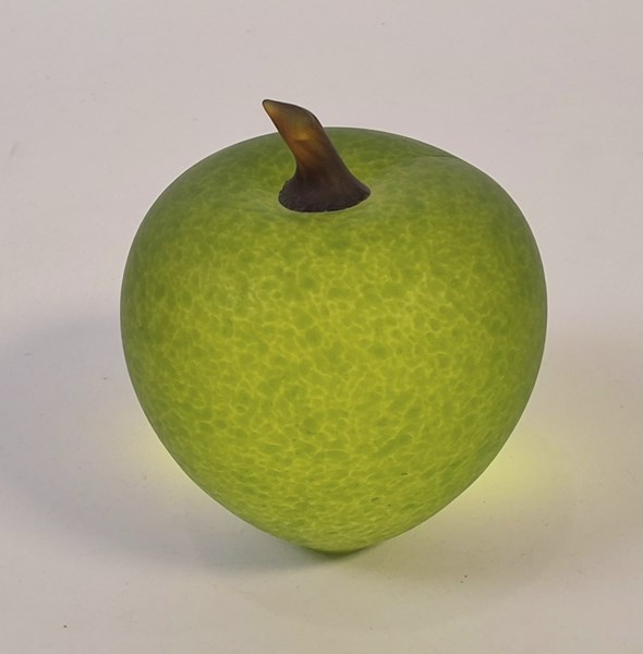 Lot 1051 - GLASS PAPERWEIGHT