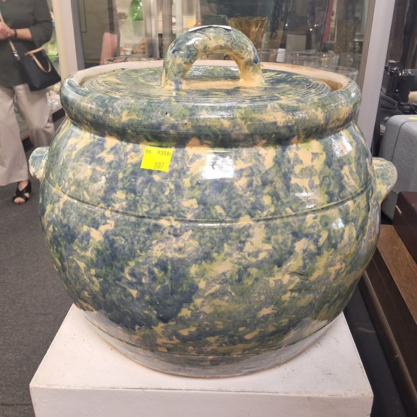 Lot 1376 - BREAD CROCK