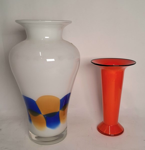 Lot 1354 - VASES