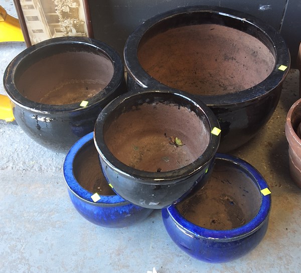 Lot 513 - PLANT POTS