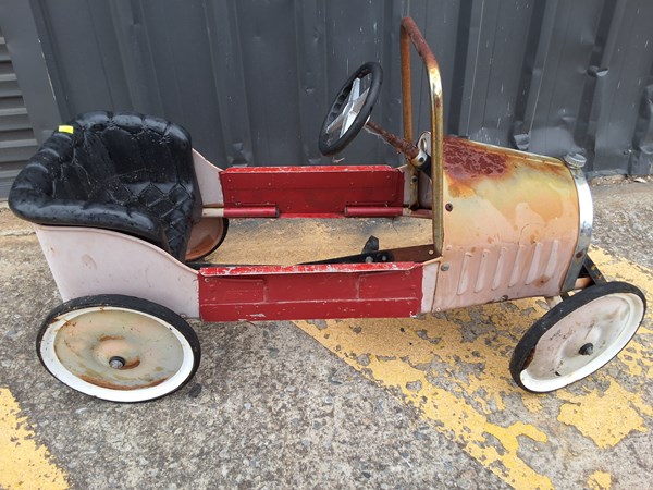 Lot 237 - PEDAL CAR