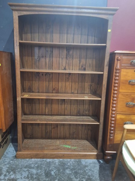 Lot 166 - BOOKSHELF