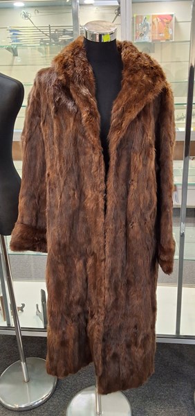 Lot 1222 - FUR COAT