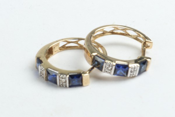 Lot 1028 - SAPPHIRE & DIAMOND EARRINGS