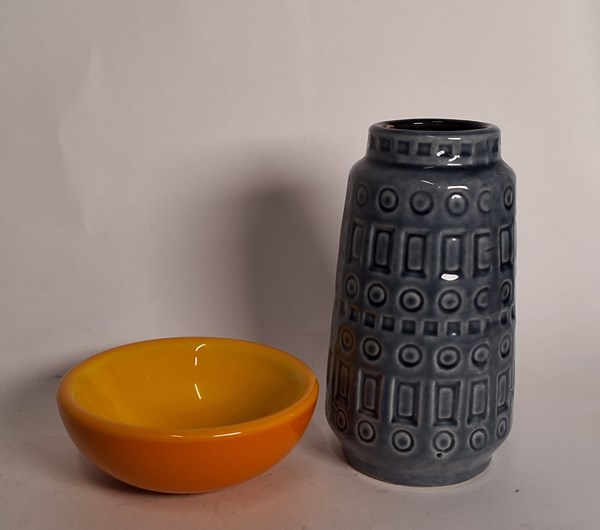 Lot 1359 - CONTEMPORARY DECOR