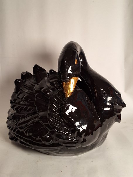 Lot 1182 - SWAN PLANTER