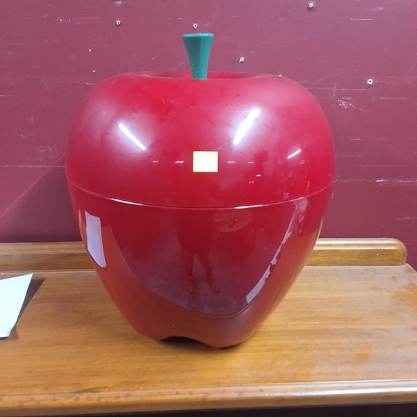 Lot 192 - APPLE