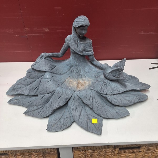 Lot 124 - GARDEN ORNAMENT