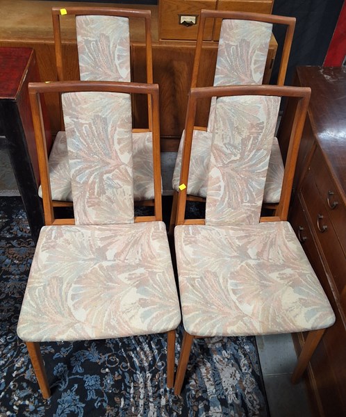 Lot 437 - DINING CHAIR