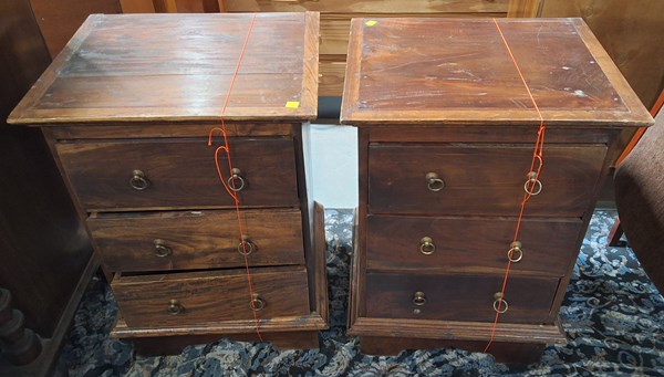 Lot 251 - BEDSIDES