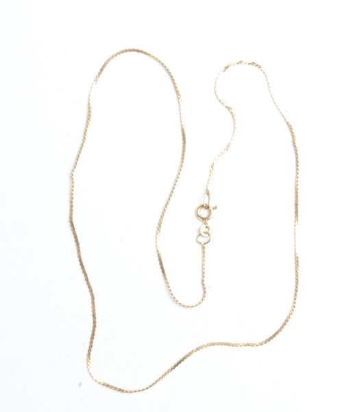 Lot 1033 - GOLD CHAIN