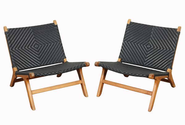 Lot 121 - PAIR OF LOUNGE CHAIRS