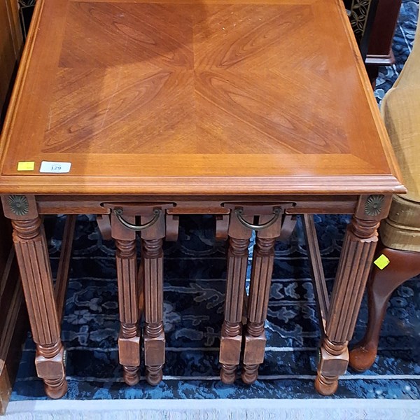 Lot 129 - NESTING TABLES