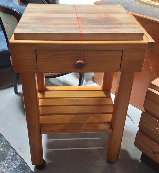 Lot 271 - BUTCHER BLOCK CART