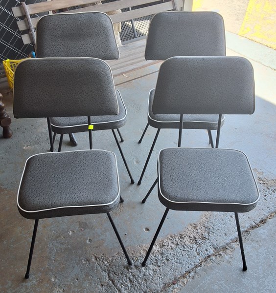 Lot 532 - DINING CHAIRS