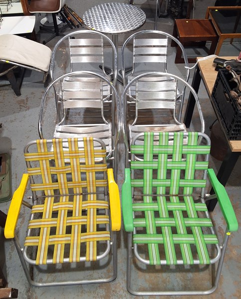 Lot 385 - OUTDOOR SETTING